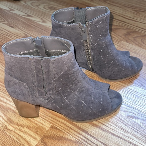 Quilted Peep Toe Booties - Picture 4 of 4